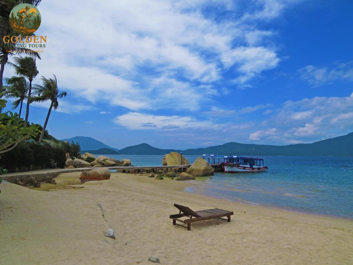 10 Days Vietnam Central Coast Cycling Tour: Hue to Nha Trang